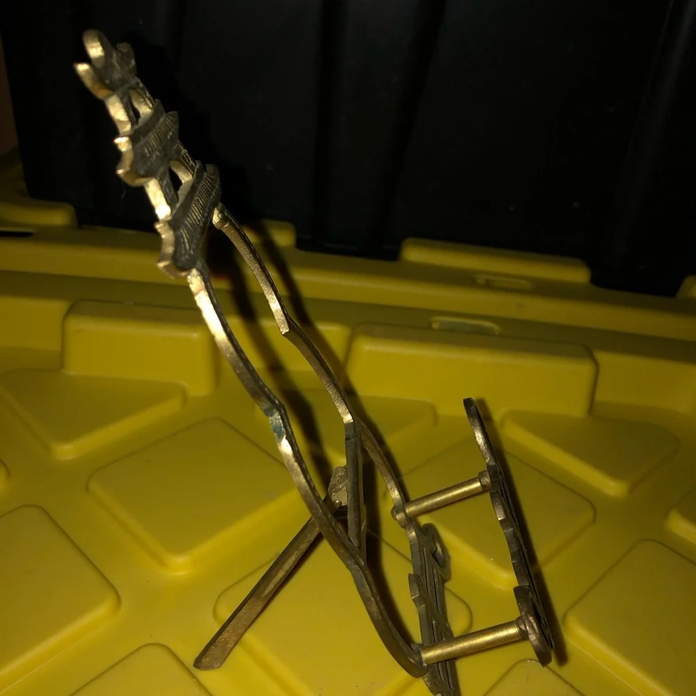Asian Antique brass stand - Picture 2 of 3